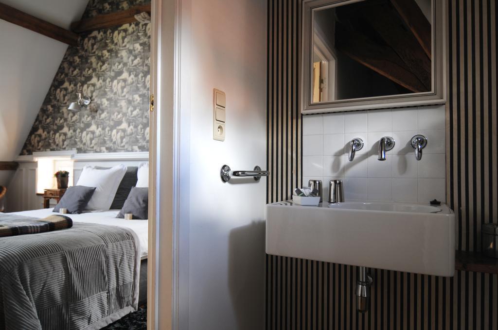 Number 11 Exclusive 4* Brugge